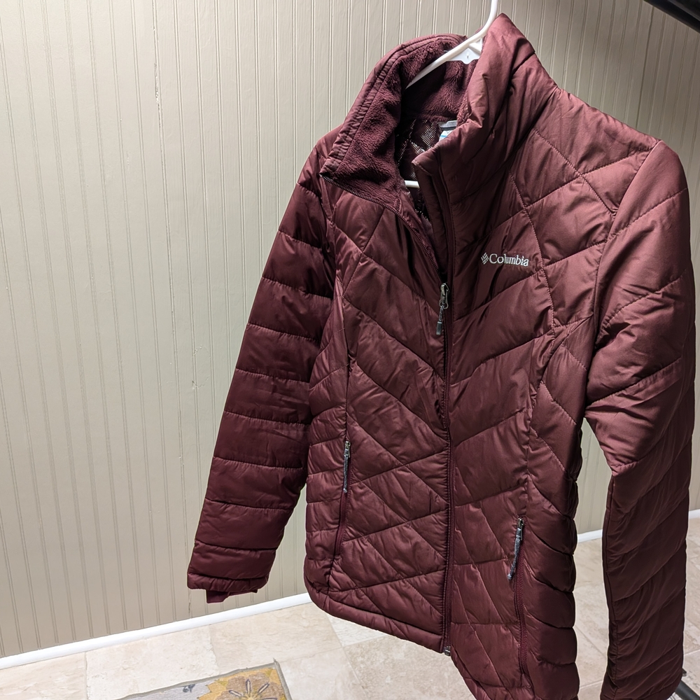Columbia Women's Burgundy Jacket